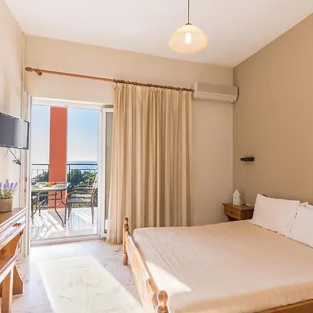 Apartment With Pool Adonis